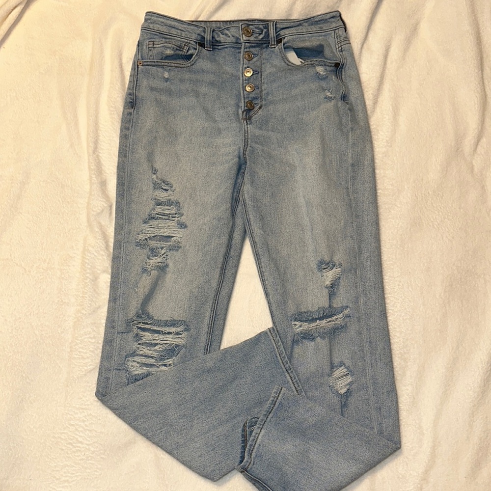 American Eagle 🦅 distressed mom jeans
